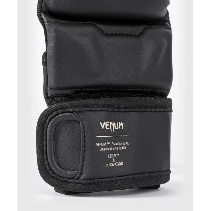 Venum Impact Evo MMA-handschoenen zwart